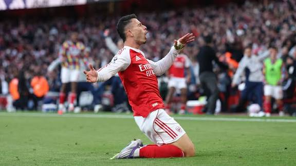 Arsenal Tahan Manchester City 1-1