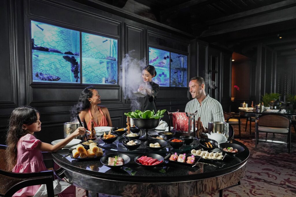 Review Bai Yun Hot Pot