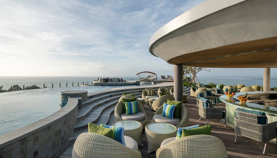 Luna Rooftop Bar Bali