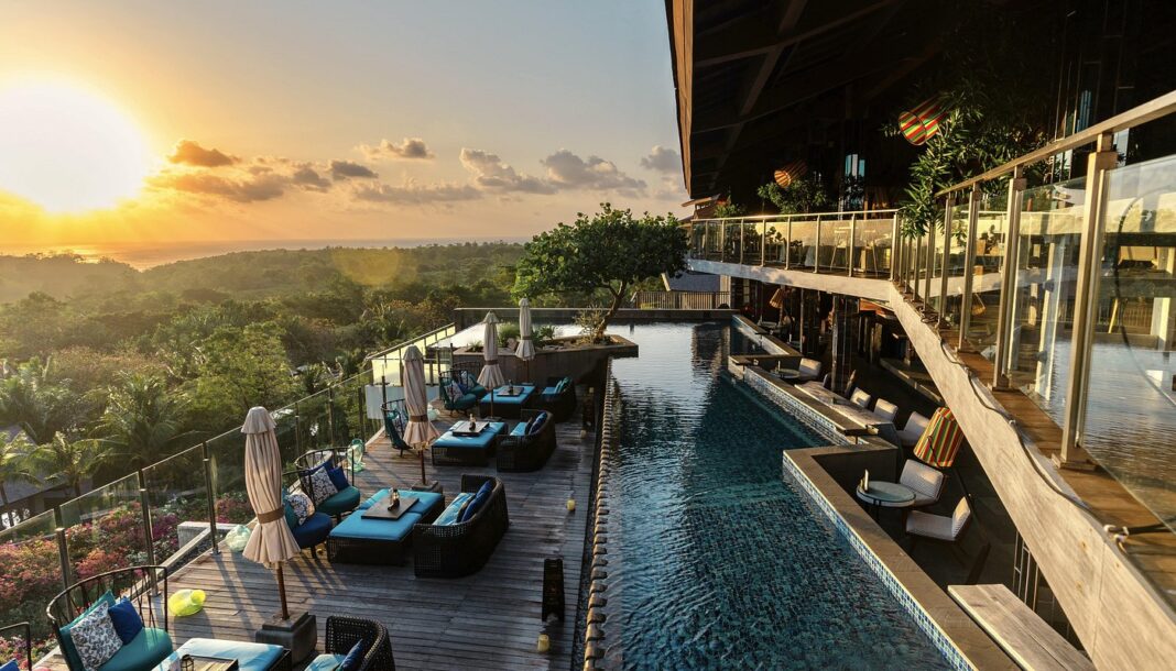 Unique Rooftop Bar & Restaurant