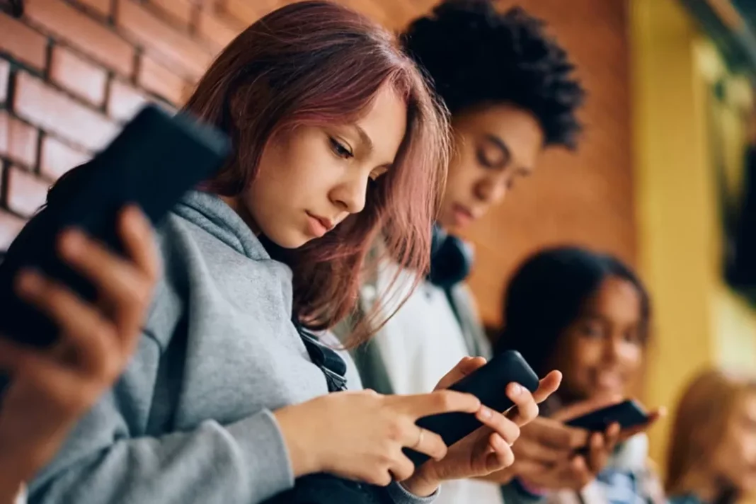 overthinking media sosial