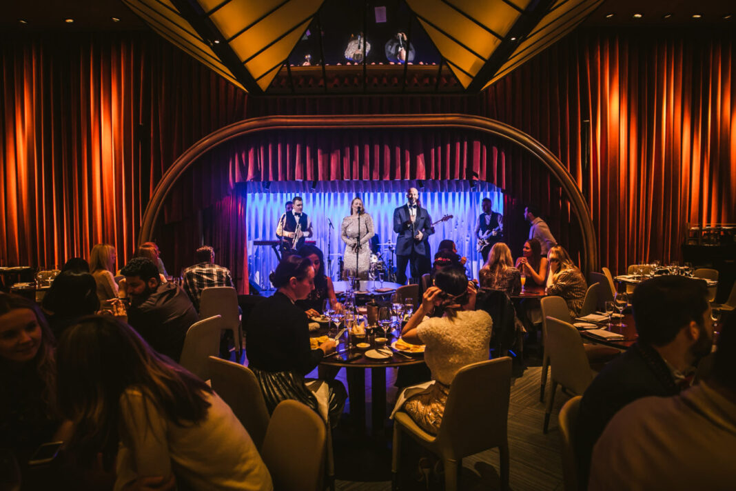 dining experience dengan live music