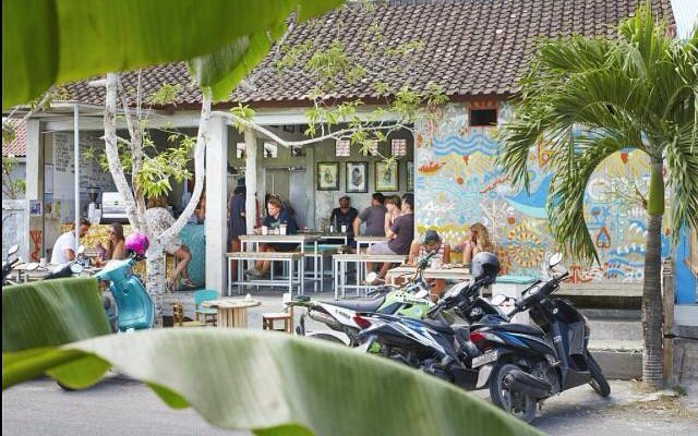 crate cafe canggu