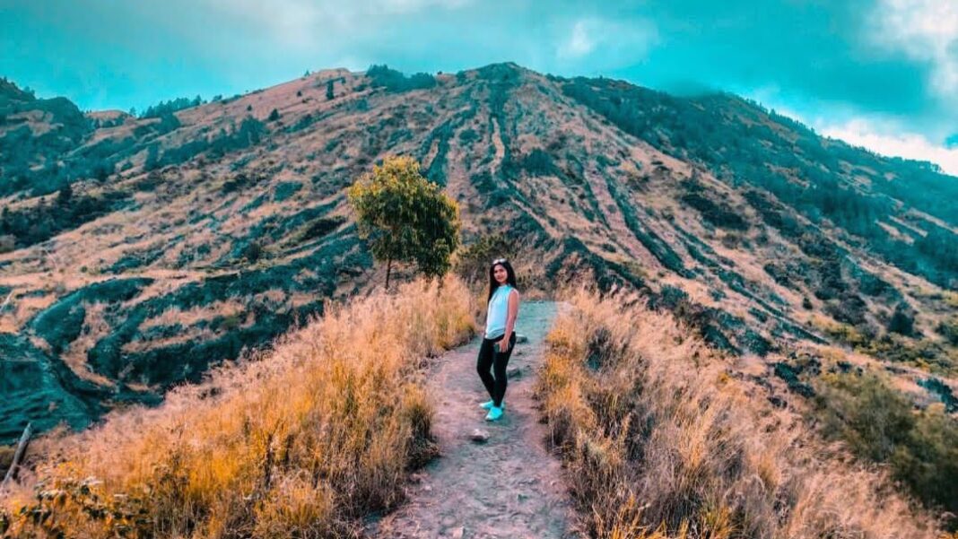 mendaki gunung batur