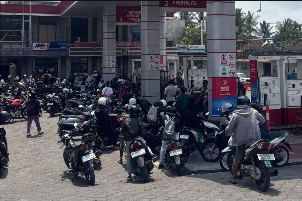 BBM Langka di Bali: Antrean Panjang dan Dampak ke Masyarakat