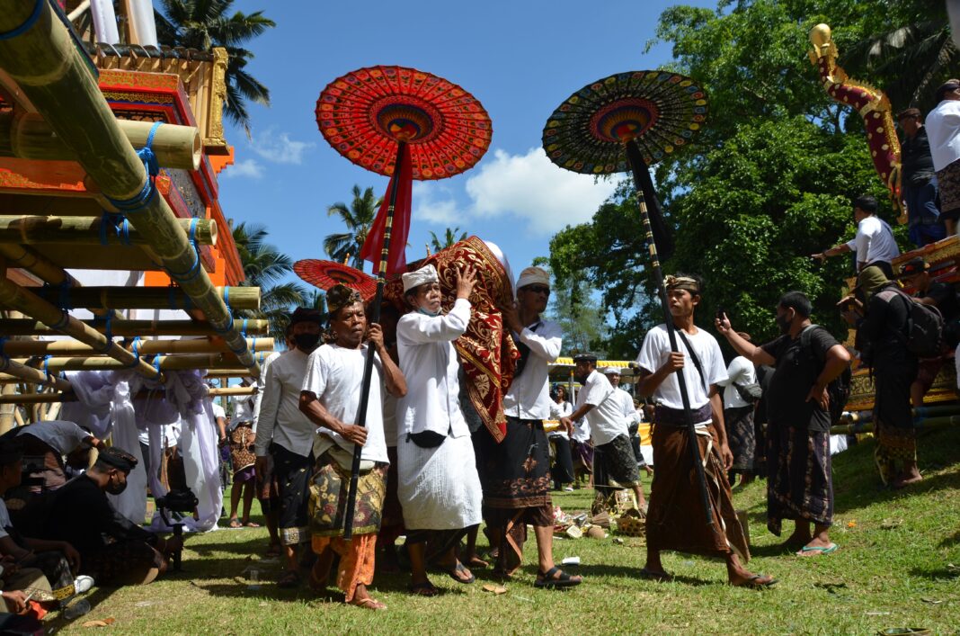Ngaben: Makna, Tahapan, dan Nilai dalam Upacara Adat Bali